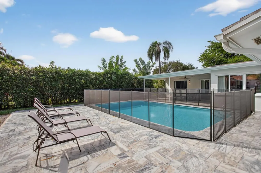 2421 NW 114th Avenue Coral Springs, FL 33065
