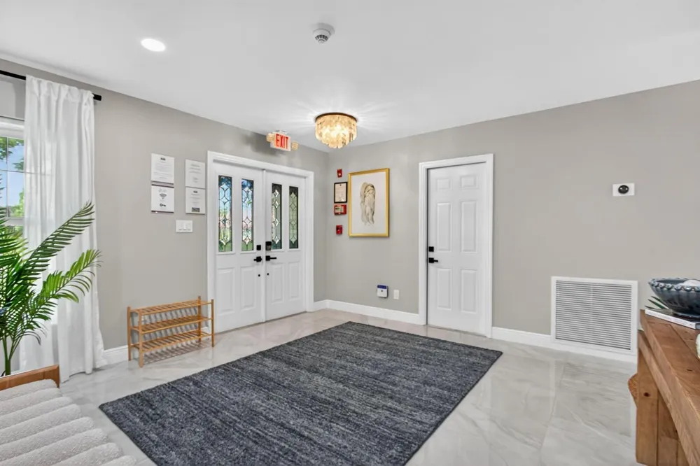 2421 NW 114th Avenue Coral Springs, FL 33065