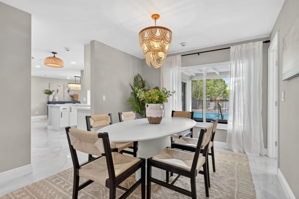 2421 NW 114th Avenue Coral Springs, FL 33065