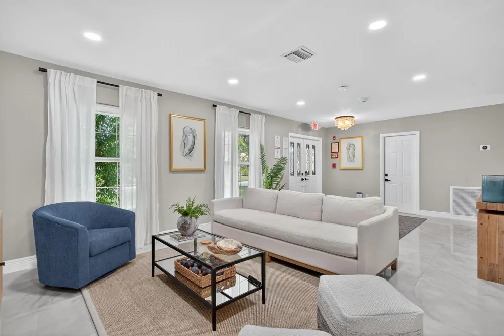 2421 NW 114th Avenue Coral Springs, FL 33065