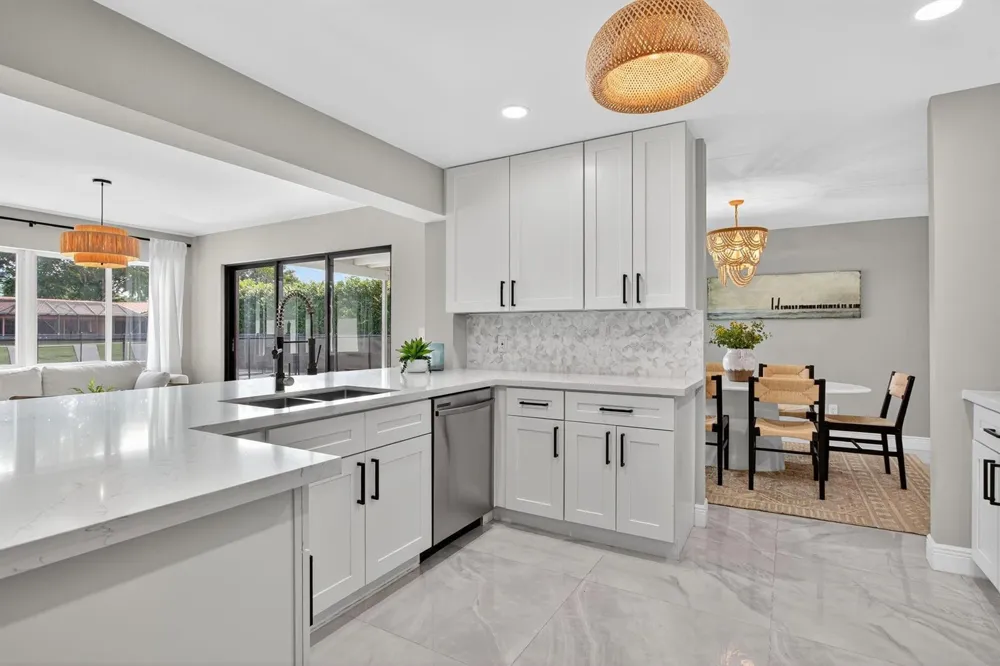 2421 NW 114th Avenue Coral Springs, FL 33065