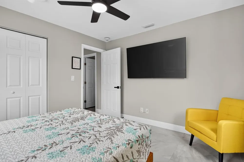 2421 NW 114th Avenue Coral Springs, FL 33065