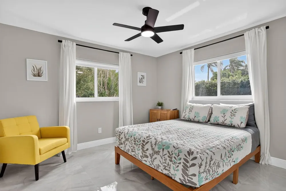 2421 NW 114th Avenue Coral Springs, FL 33065