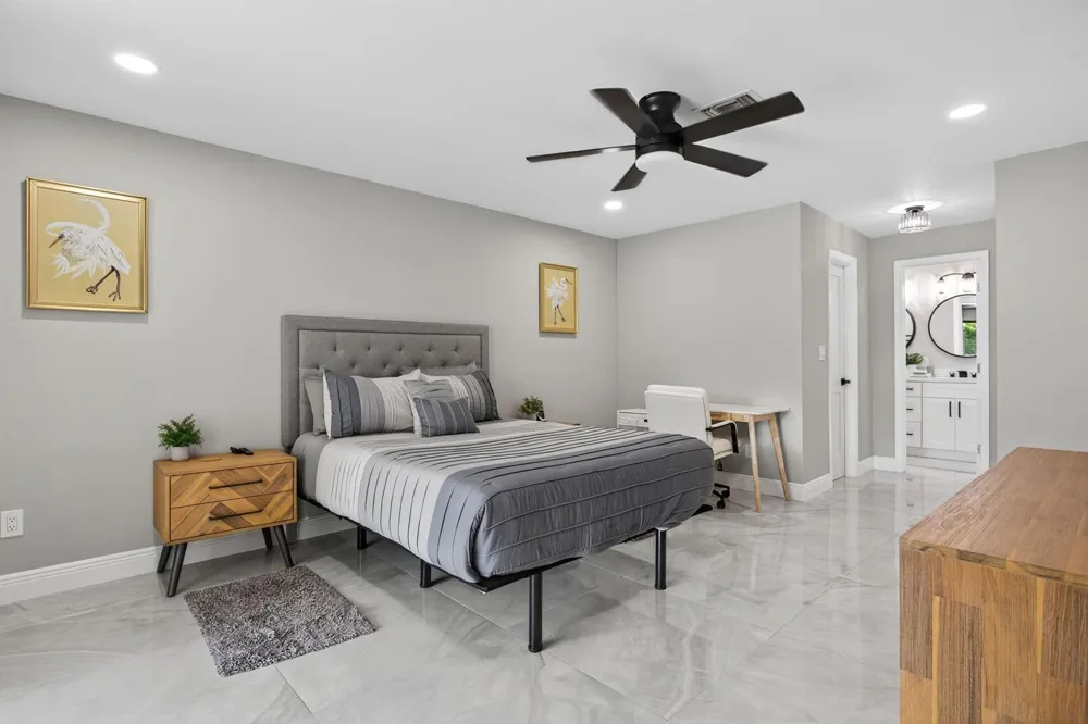 2421 NW 114th Avenue Coral Springs, FL 33065