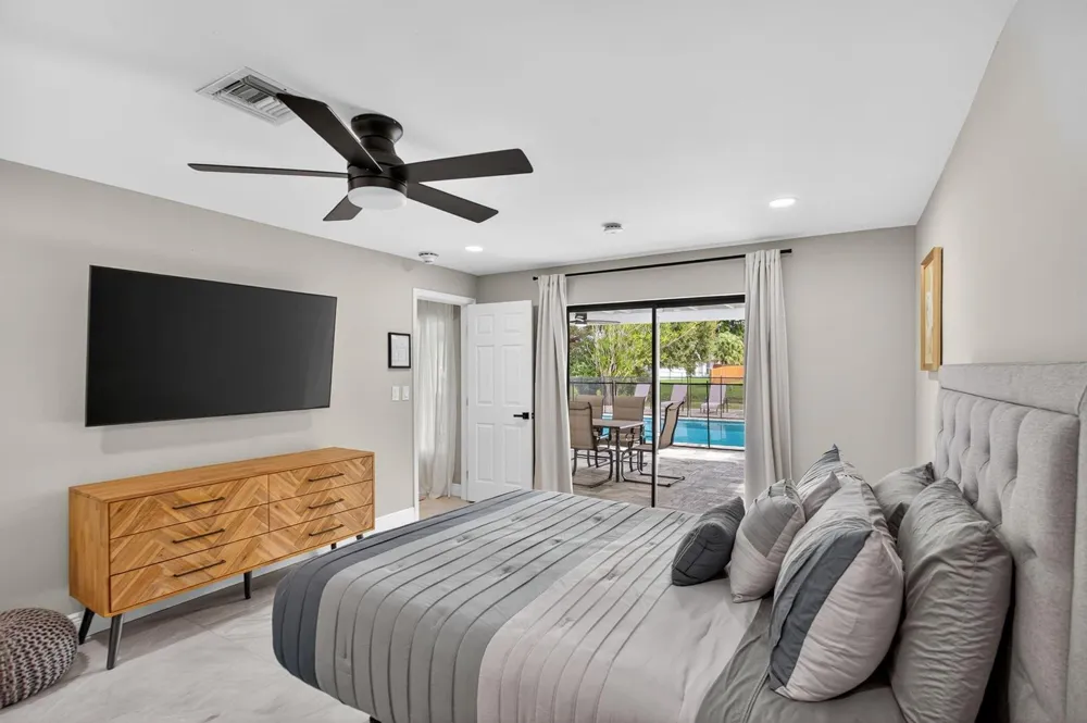 2421 NW 114th Avenue Coral Springs, FL 33065