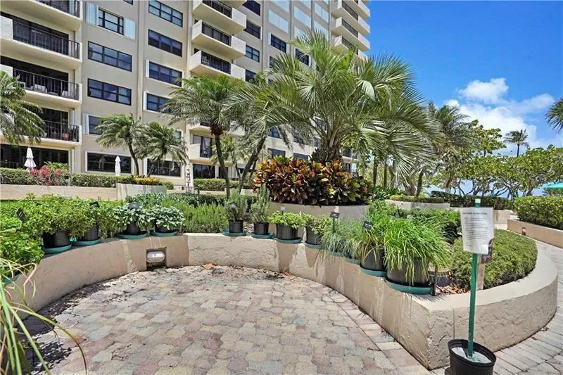 5100 Ocean Boulevard #602 Lauderdale By The Sea, FL 33308
