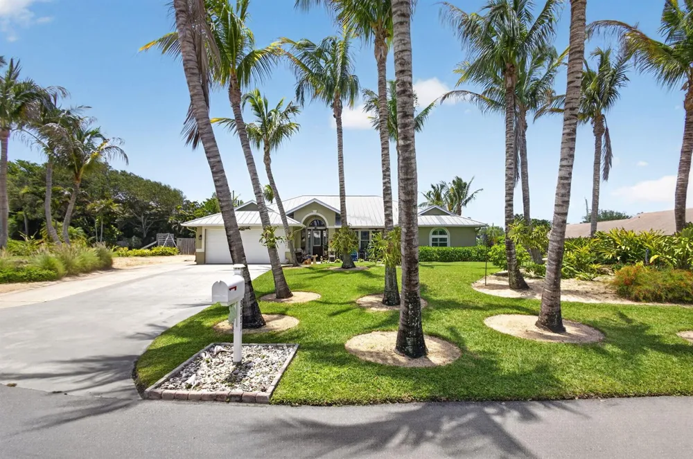 8081 SE Shiloh Terrace Hobe Sound, FL 33455