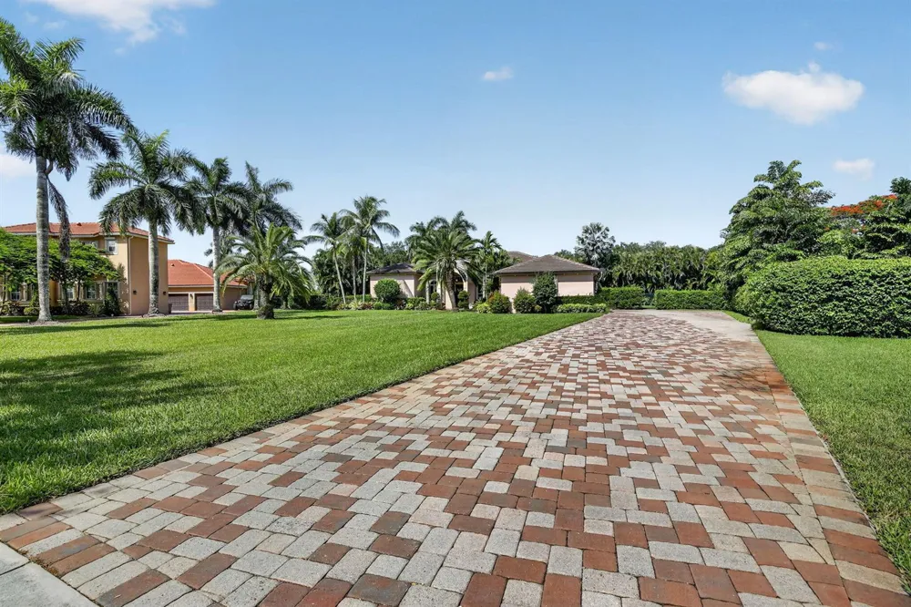 3143 SW 141st Terrace Davie, FL 33330