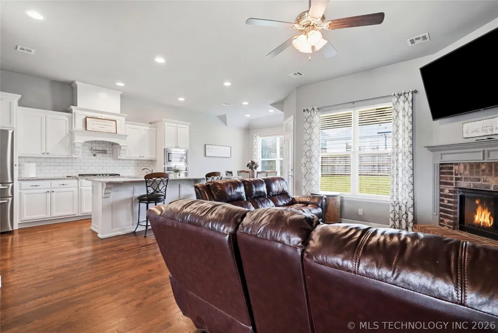 138 W 130th Street S Jenks, OK 74037