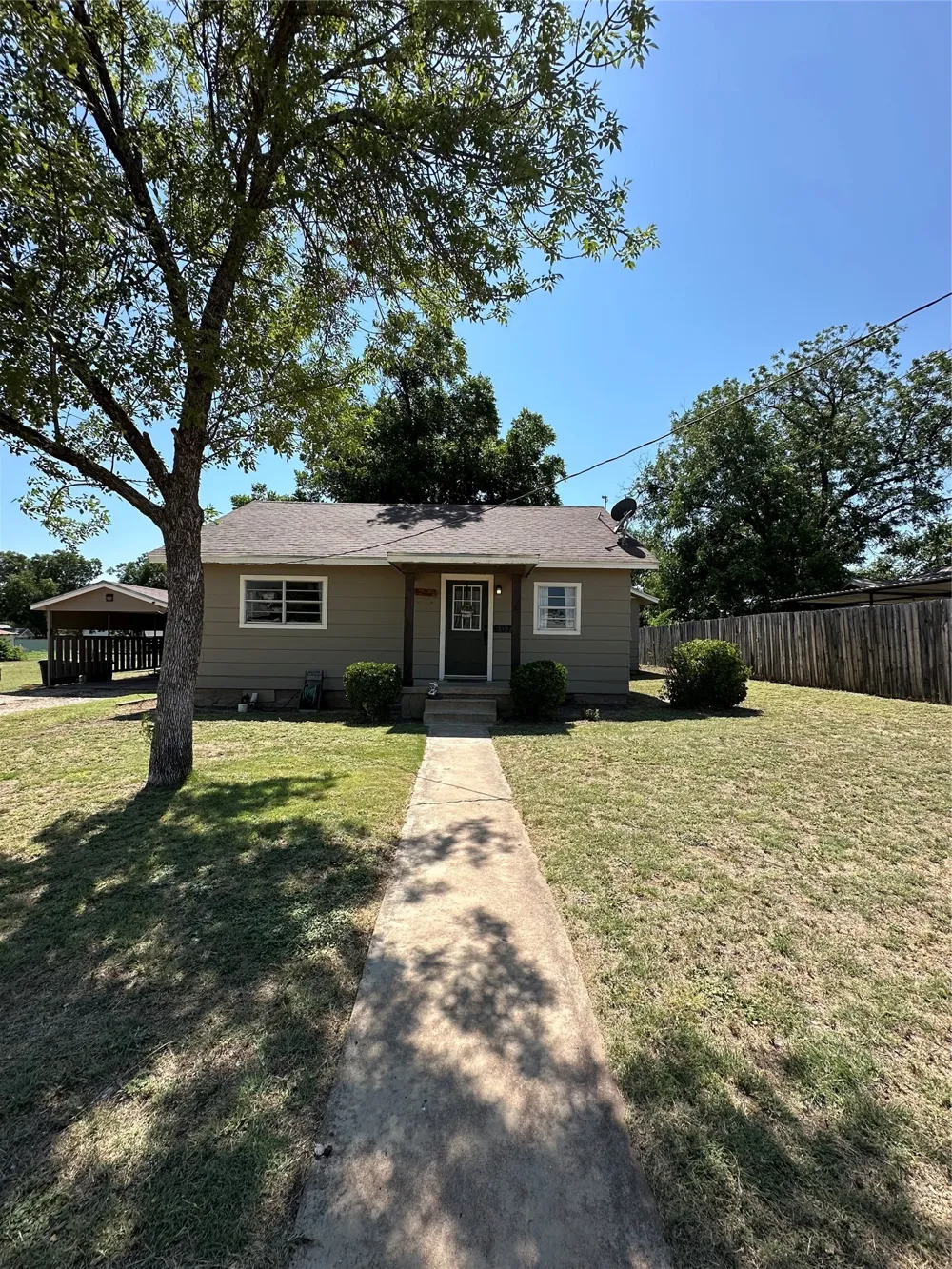 607 Fannin Street Winters, TX 79567