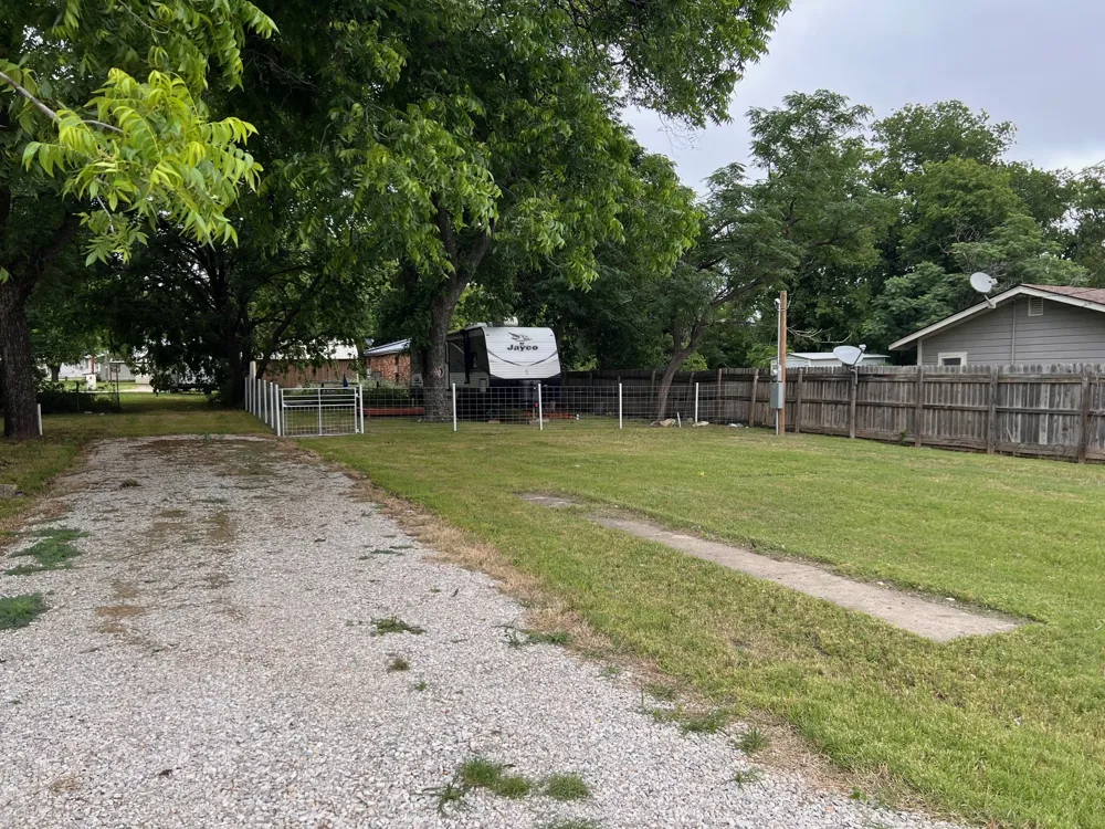 105 W Wrights Avenue Comanche, TX 76442