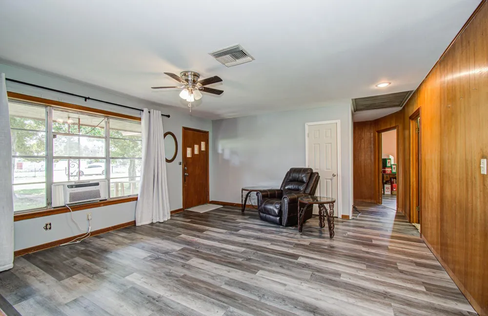 414 Forest Street Columbus, TX 78934