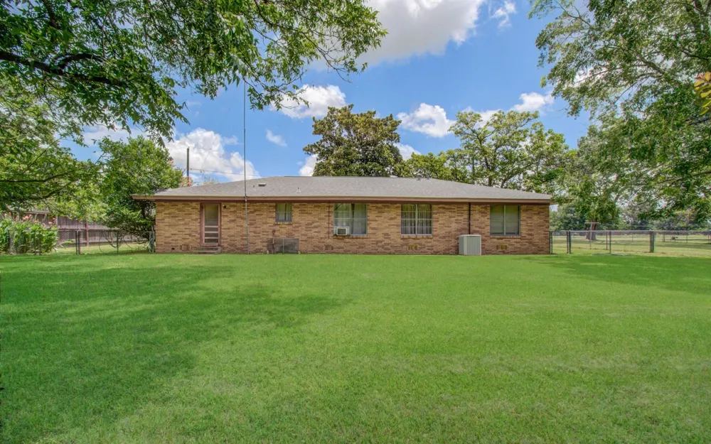 414 Forest Street Columbus, TX 78934