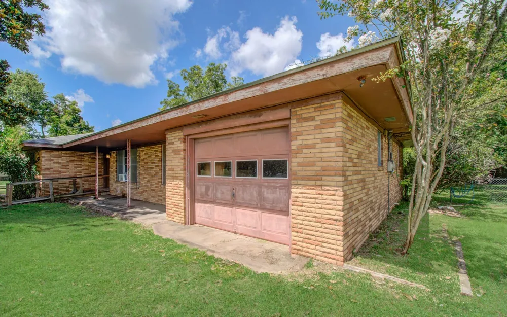 414 Forest Street Columbus, TX 78934