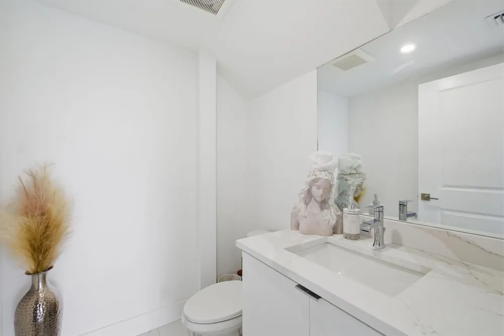 1548 NW 1st Avenue Pompano Beach, FL 33060