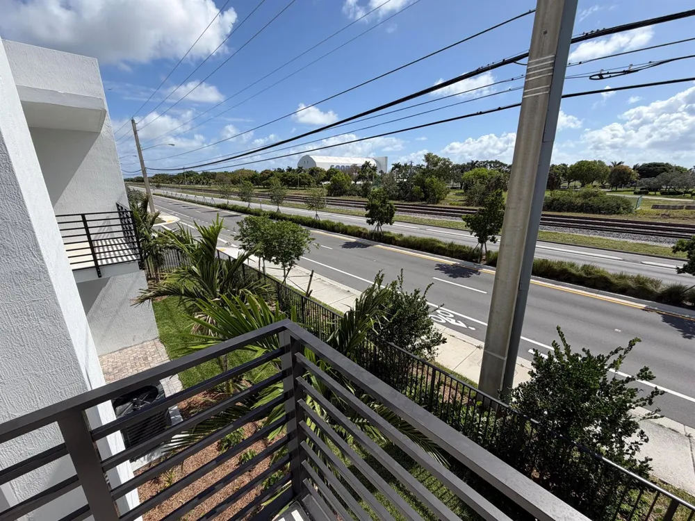 1548 NW 1st Avenue Pompano Beach, FL 33060