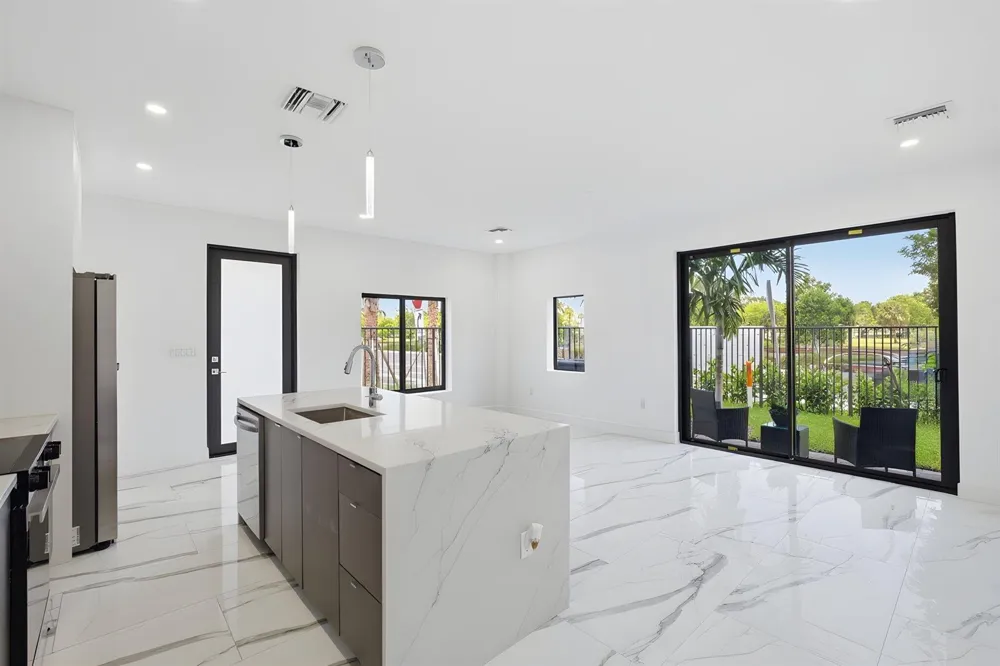 1548 NW 1st Avenue Pompano Beach, FL 33060
