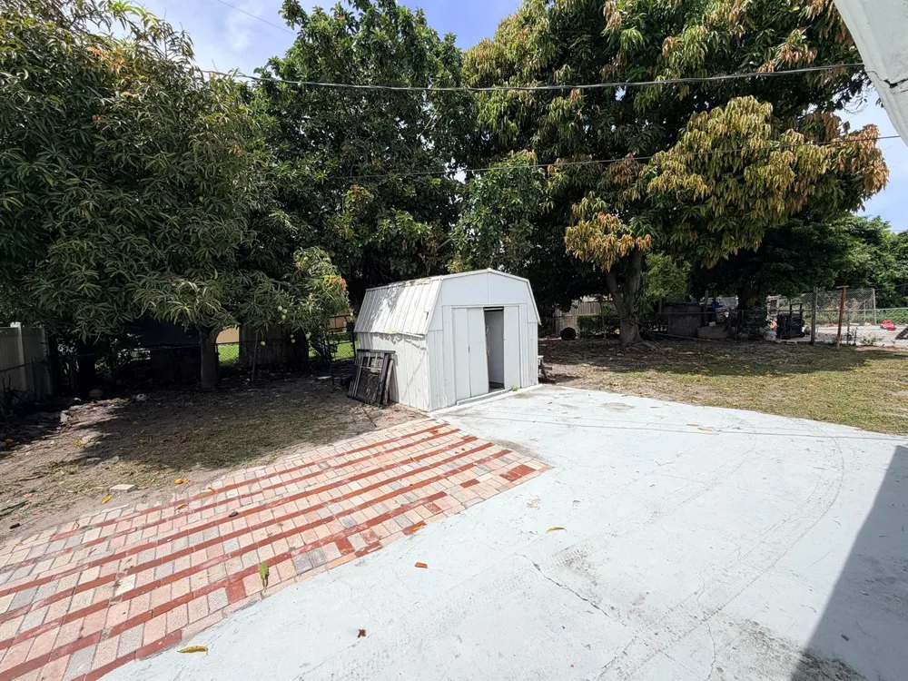 2033 Longwood Road West Palm Beach, FL 33409