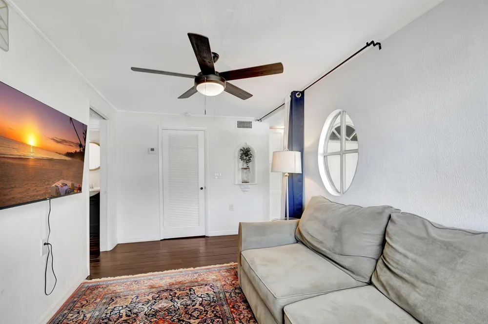 412 El Prado #1 West Palm Beach, FL 33405