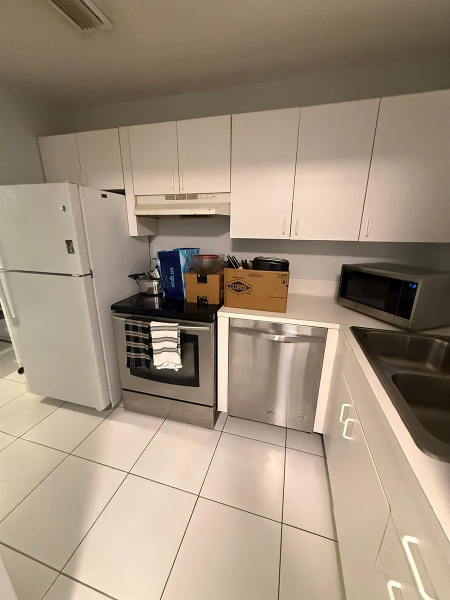4121 NE 21st Terrace ##3 Lighthouse Point, FL 33064