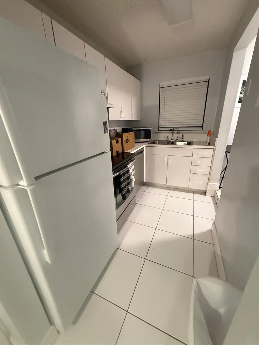 4121 NE 21st Terrace ##3 Lighthouse Point, FL 33064