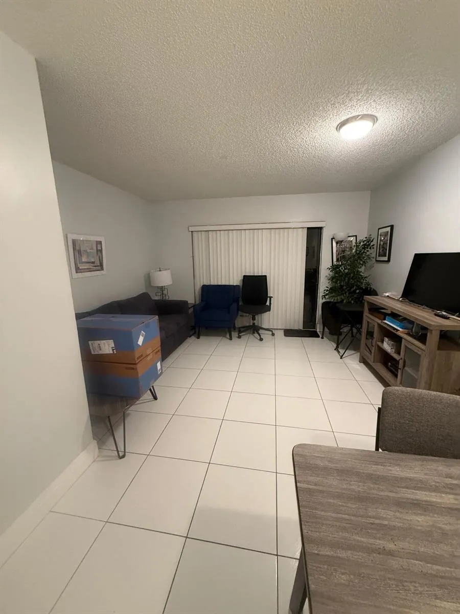 4121 NE 21st Terrace ##3 Lighthouse Point, FL 33064