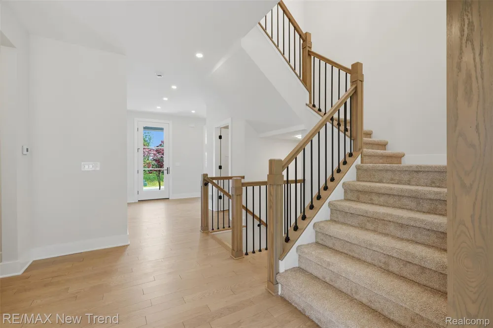 203 Mountain View Lane Milford Village, MI 48381