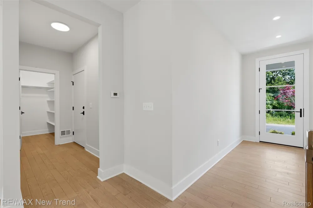 203 Mountain View Lane Milford Village, MI 48381