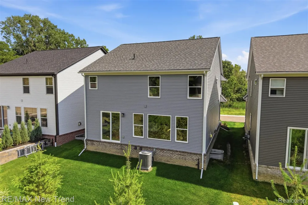 203 Mountain View Lane Milford Village, MI 48381