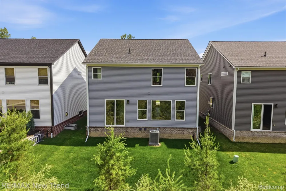 203 Mountain View Lane Milford Village, MI 48381