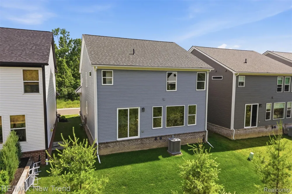 203 Mountain View Lane Milford Village, MI 48381