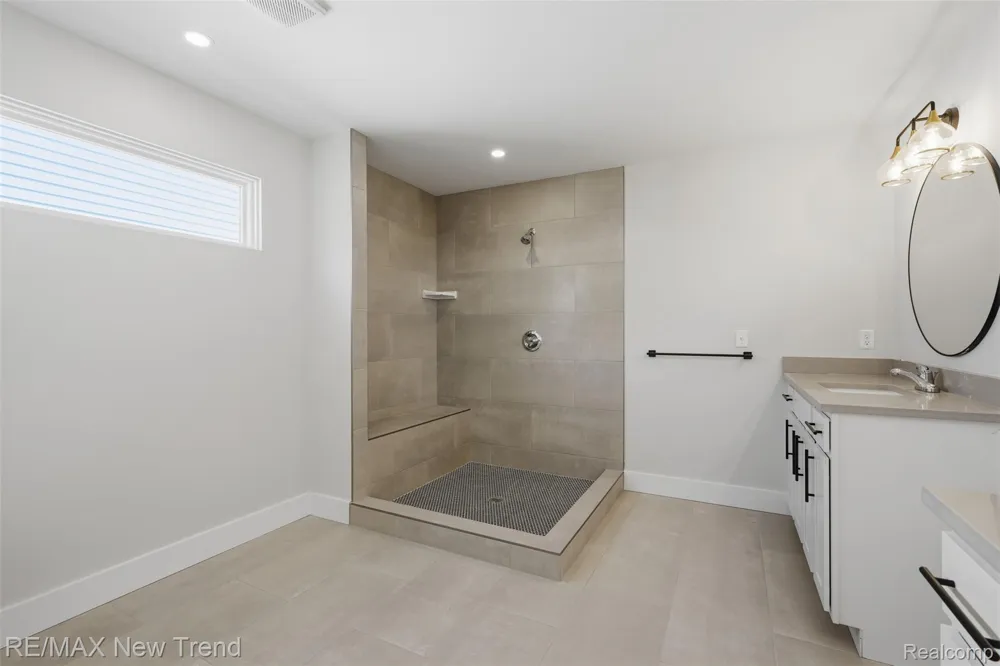 203 Mountain View Lane Milford Village, MI 48381