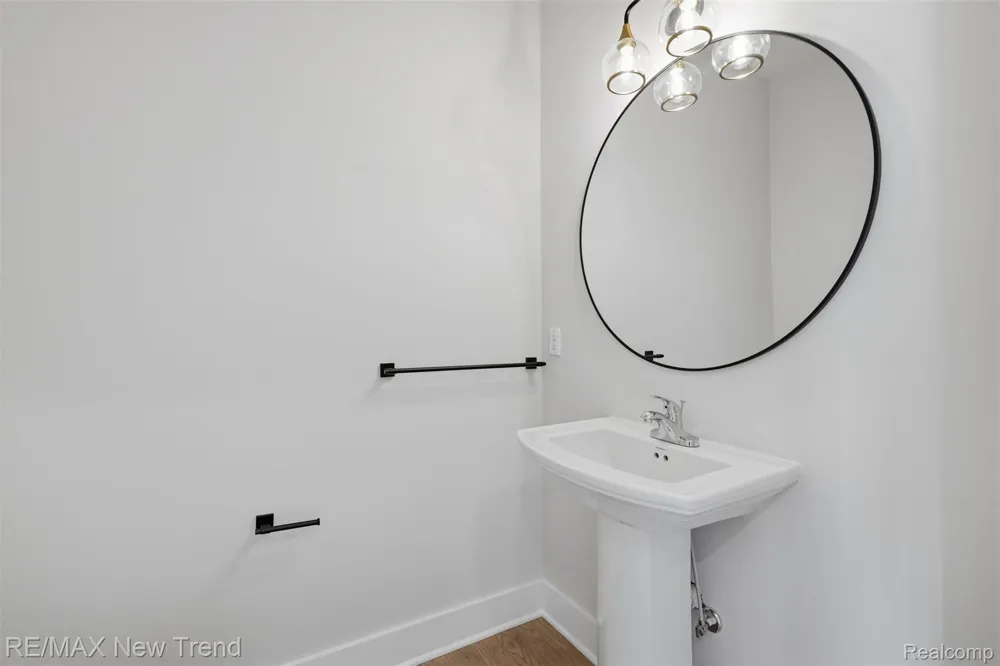 203 Mountain View Lane Milford Village, MI 48381