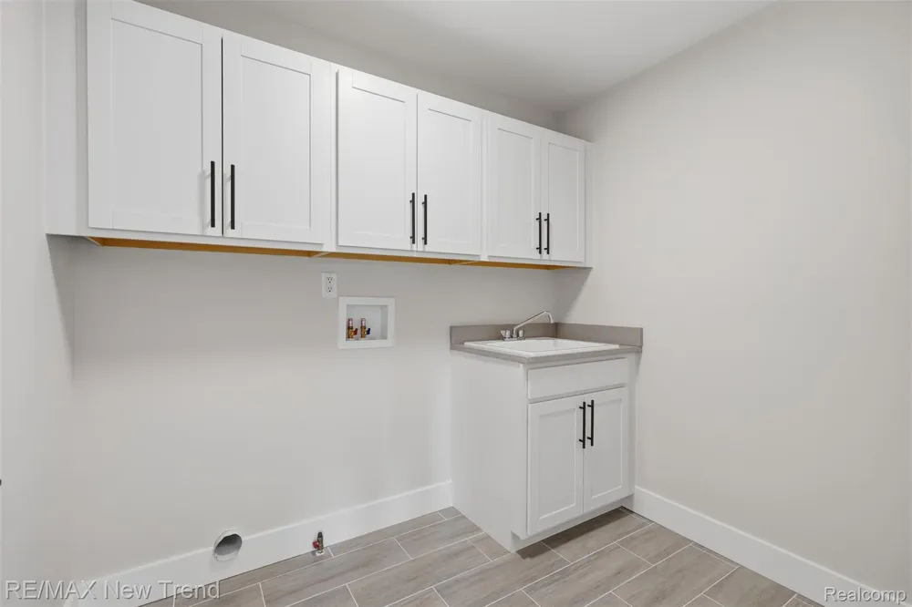 203 Mountain View Lane Milford Village, MI 48381