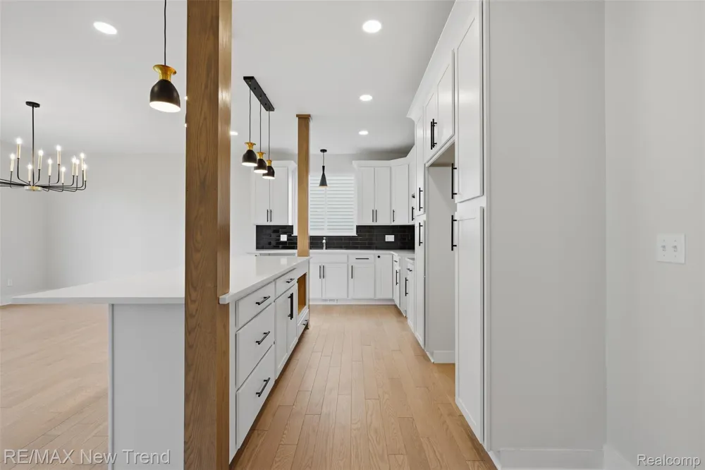 203 Mountain View Lane Milford Village, MI 48381