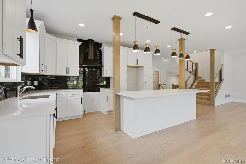 203 Mountain View Lane Milford Village, MI 48381