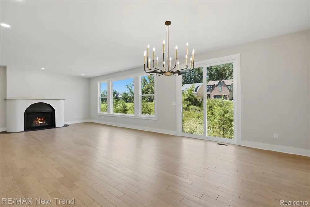 203 Mountain View Lane Milford Village, MI 48381