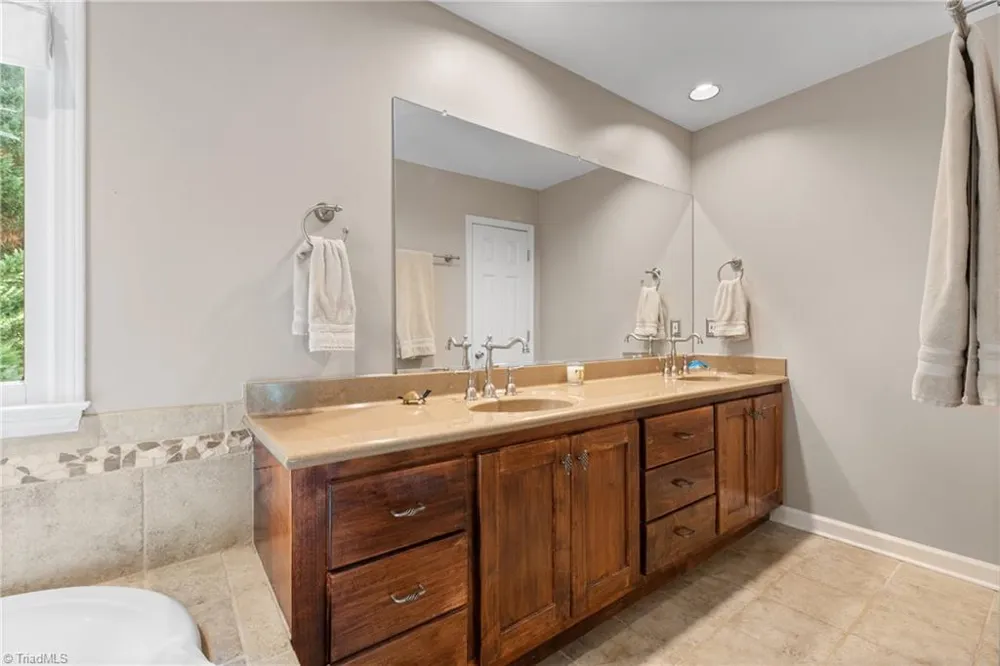 7049 Orchard Path Drive Clemmons, NC 27012