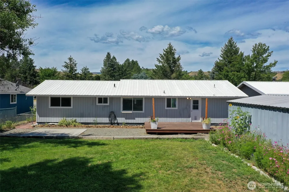 733 Ridge Place Omak, WA 98841
