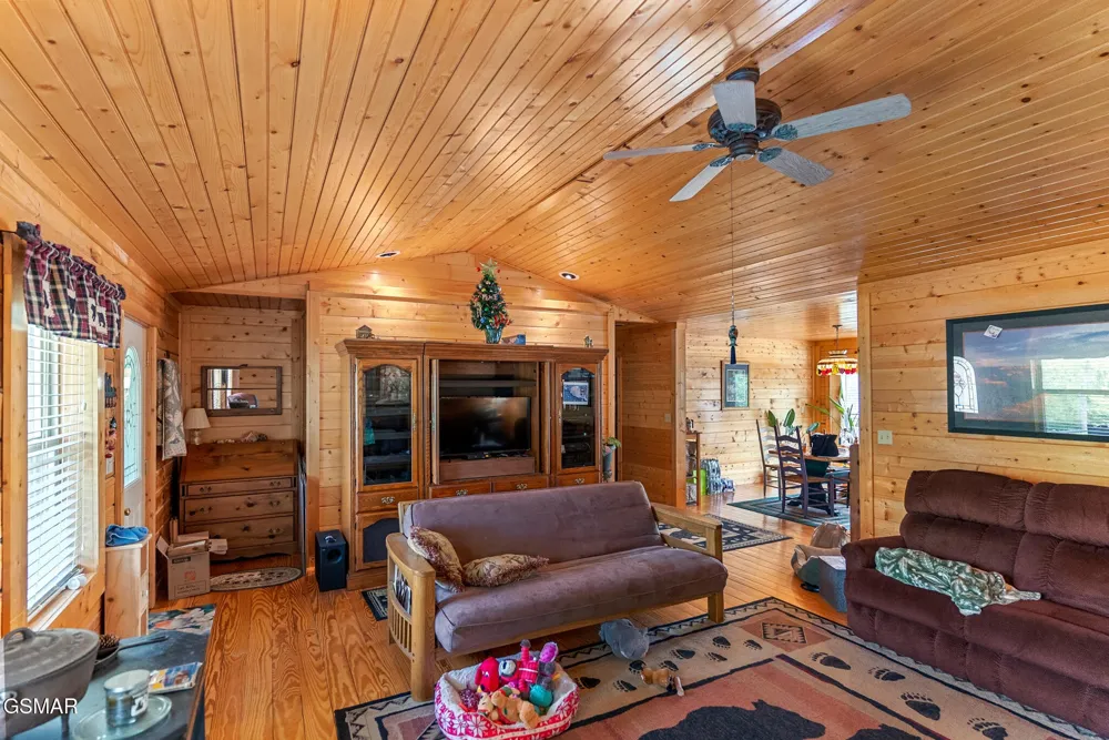 615 Harold Drive Maryville, TN 37803