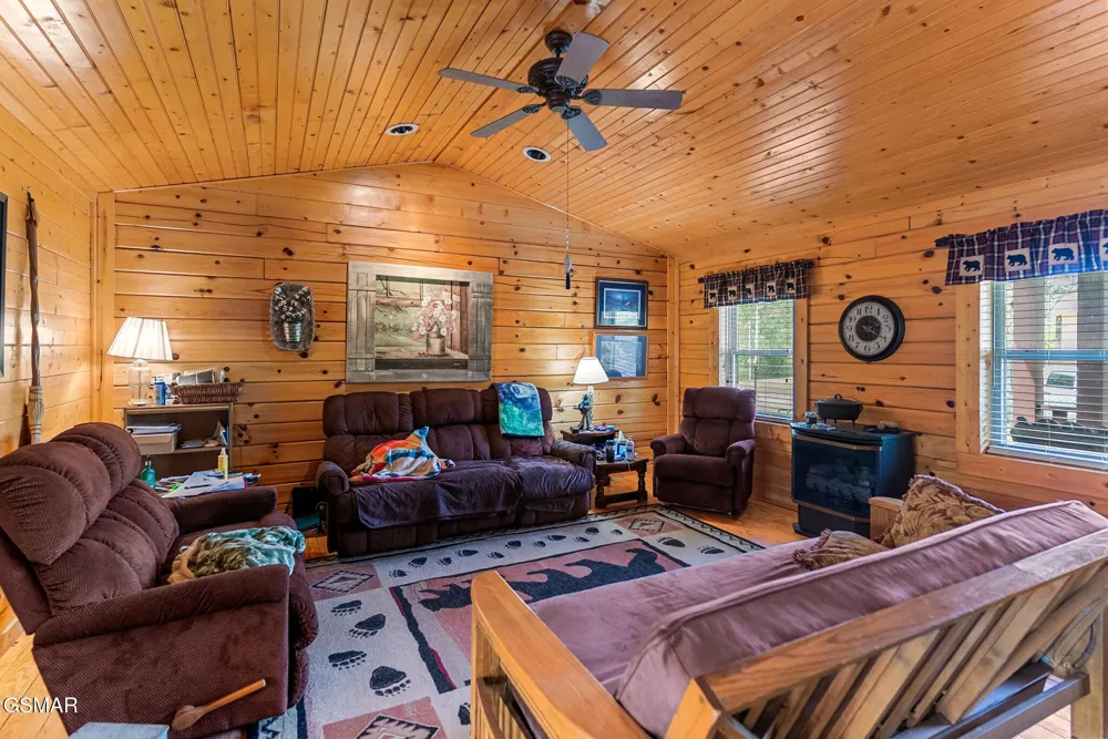 615 Harold Drive Maryville, TN 37803