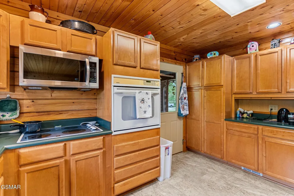 615 Harold Drive Maryville, TN 37803