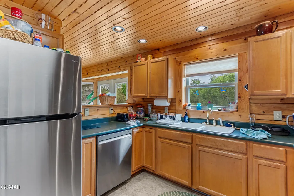 615 Harold Drive Maryville, TN 37803
