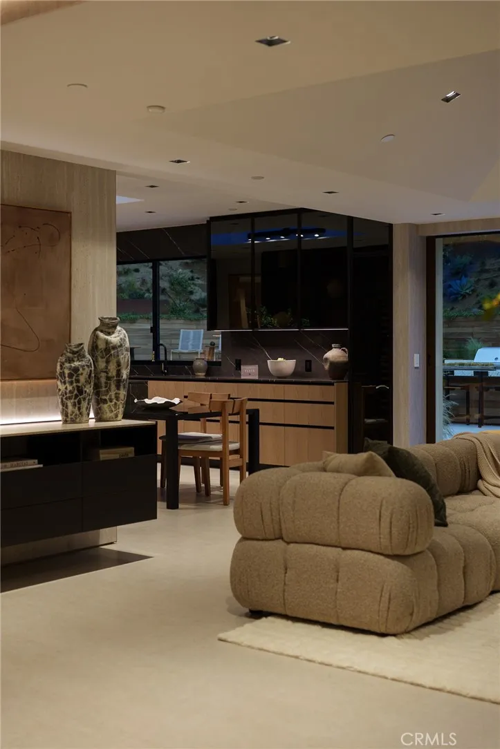 3187 Oakdell Rd Studio City, CA 91604