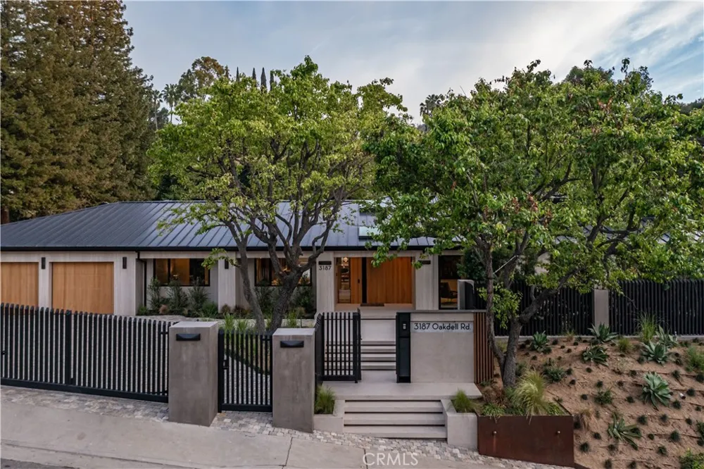 3187 Oakdell Rd Studio City, CA 91604