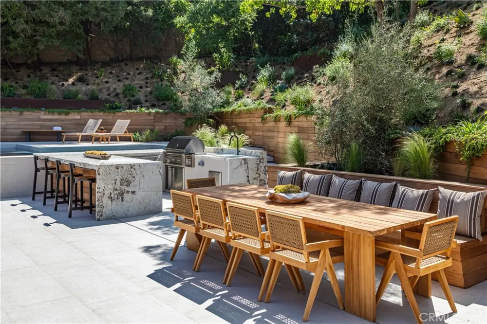 3187 Oakdell Rd Studio City, CA 91604