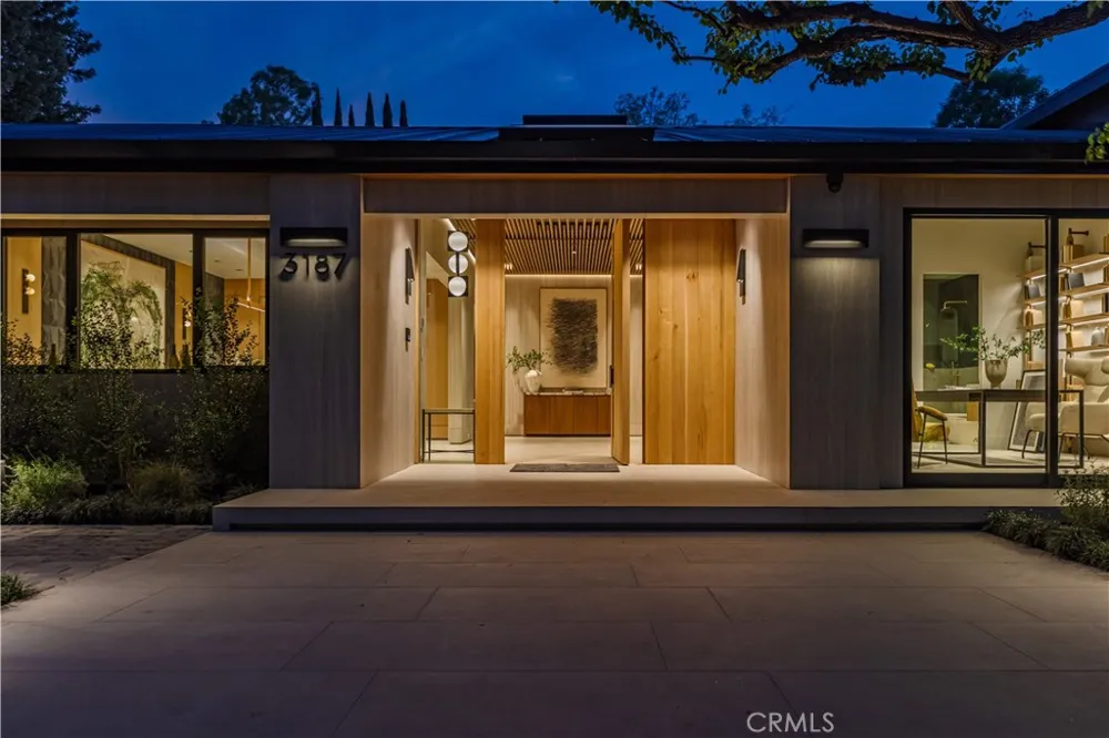 3187 Oakdell Rd Studio City, CA 91604