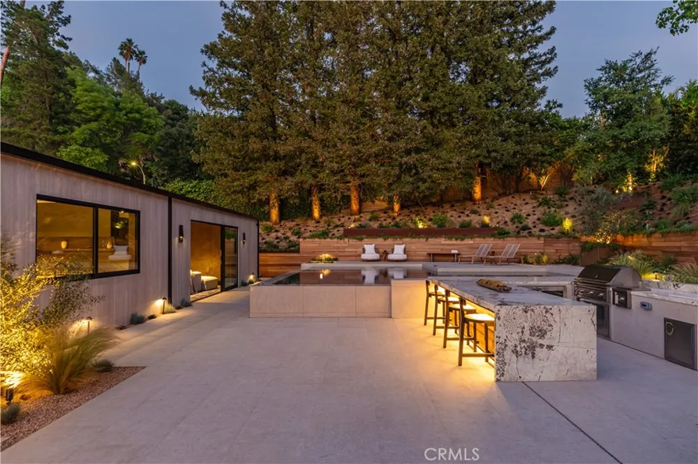 3187 Oakdell Rd Studio City, CA 91604
