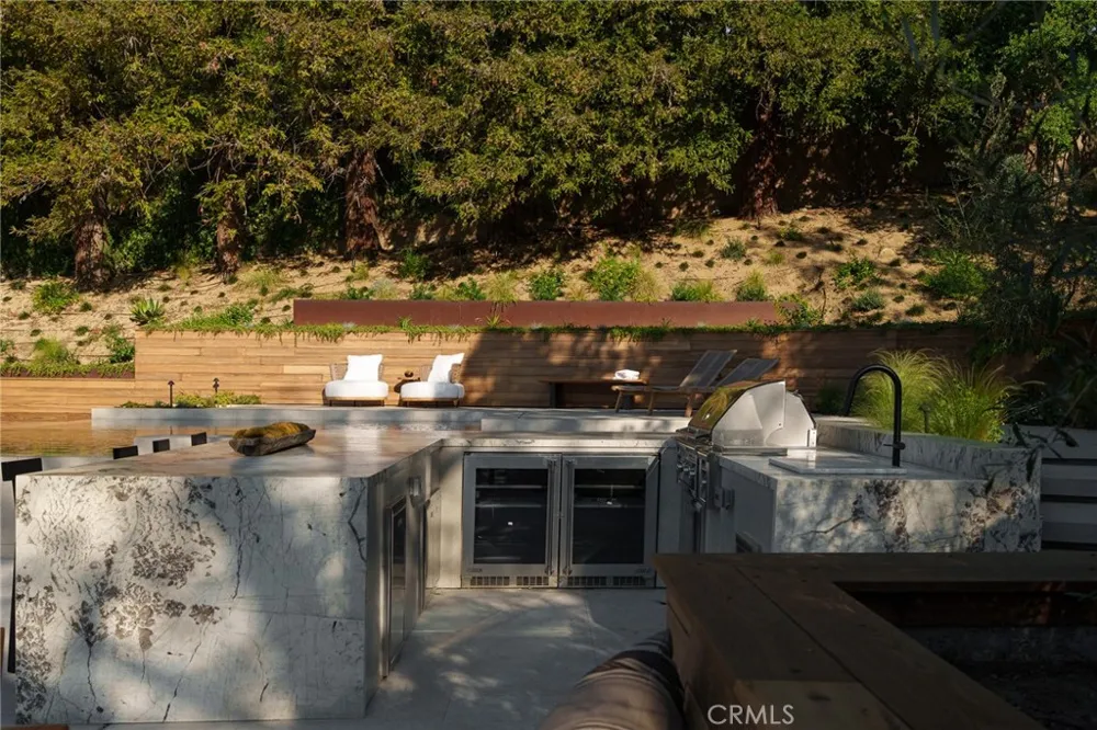 3187 Oakdell Rd Studio City, CA 91604