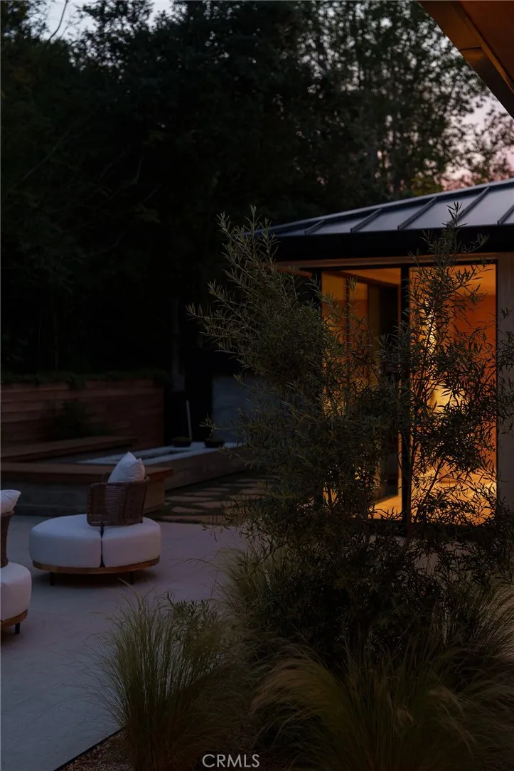 3187 Oakdell Rd Studio City, CA 91604
